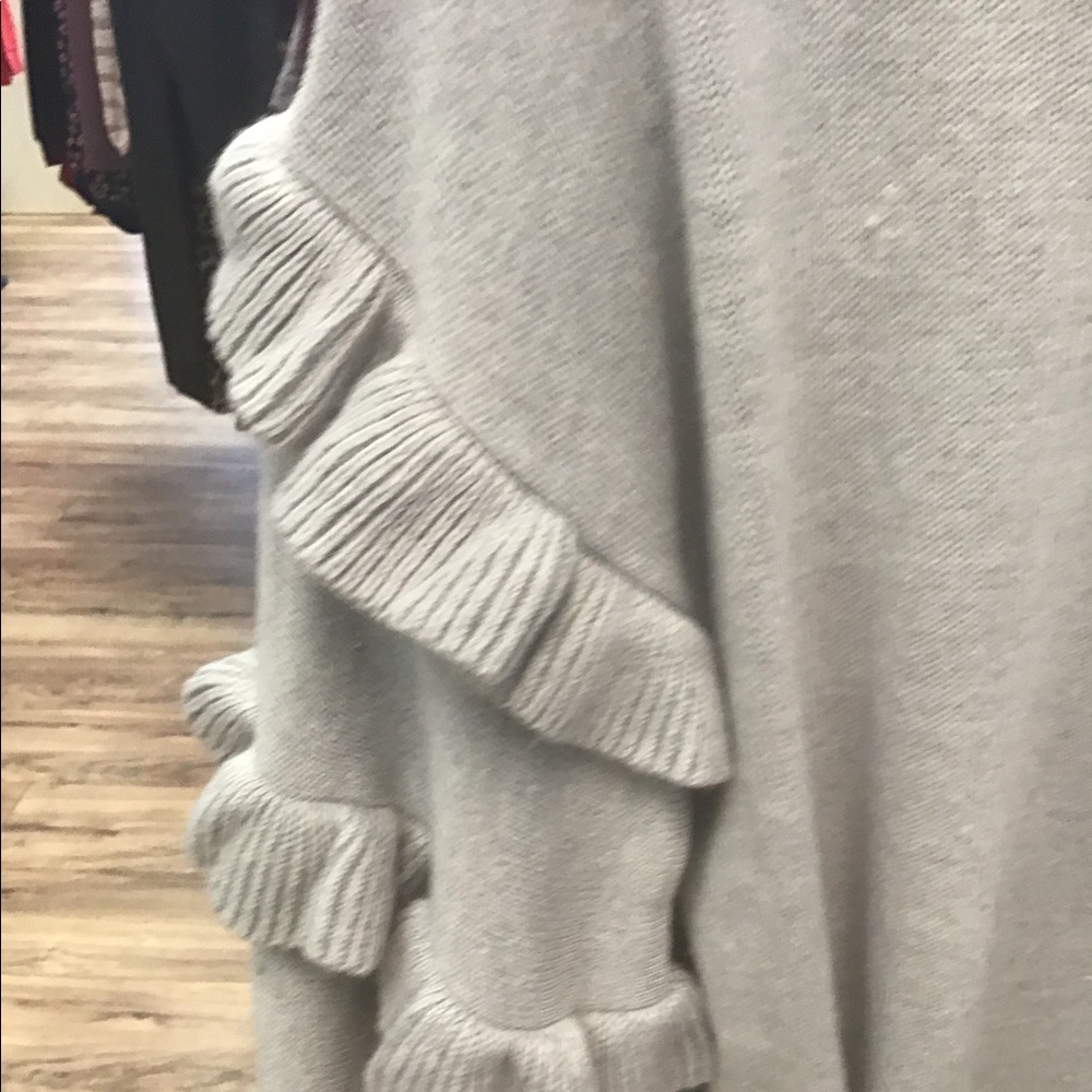 Pull Over Sweater - Picture 2 of 3